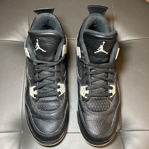 Air Jordan 4 Retro